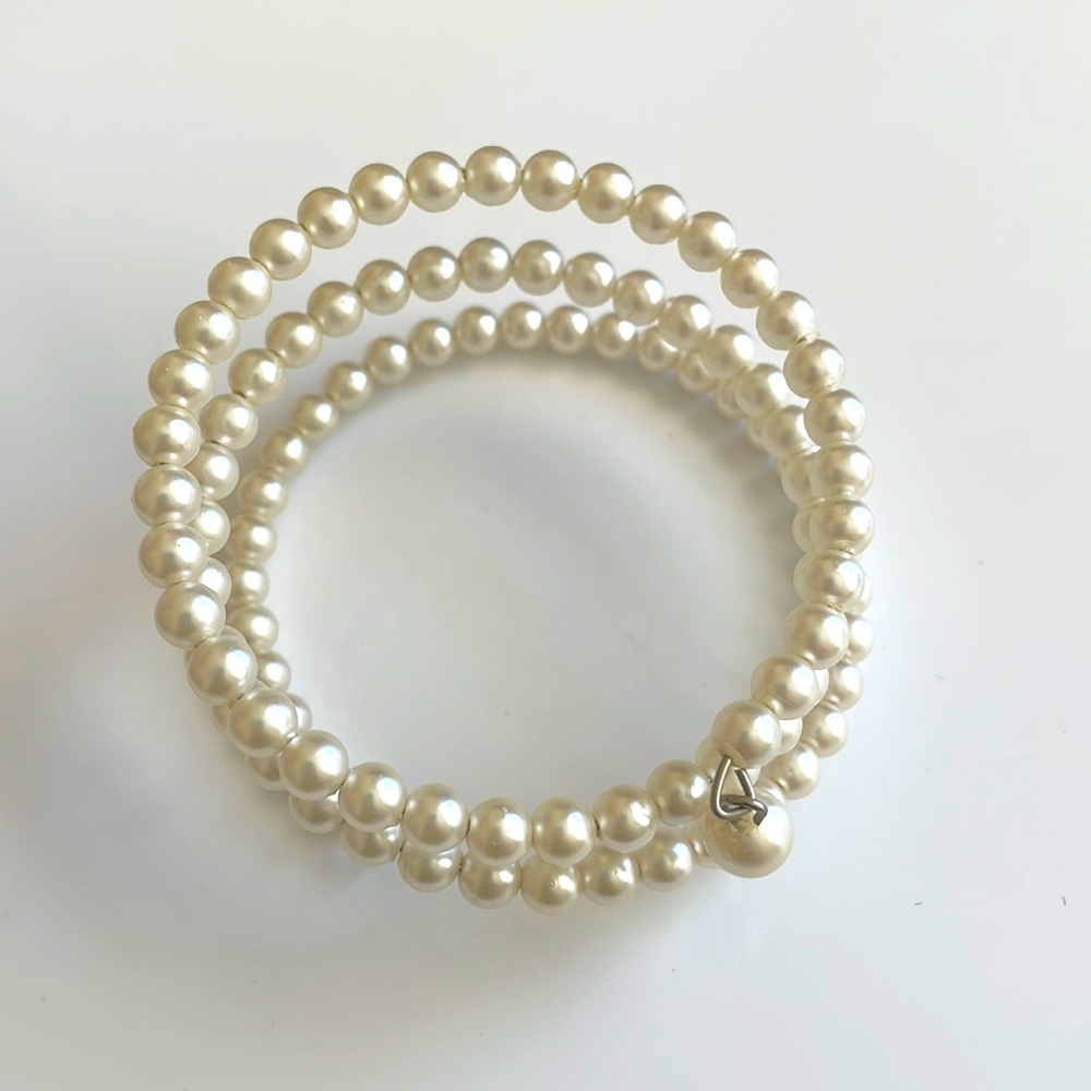 Pearl cuff bracelet. Faux off white pearls.